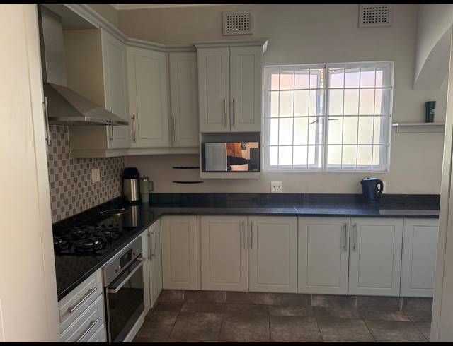 3 BEDROOM FREEHOLD FOR SALE IN GLENWOOD